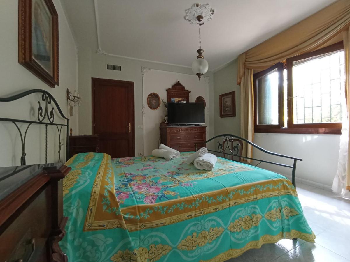 Bed and Breakfast Domus Garden à Olbia Extérieur photo